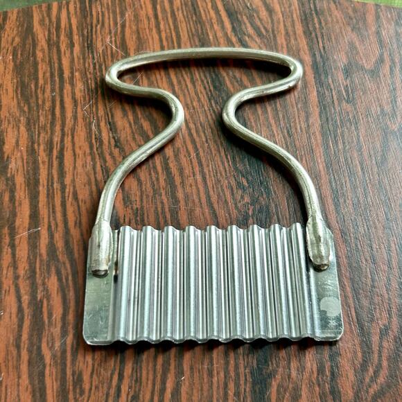Vintage Kenberry Crinkle Cut French Fry Slicer Made in USA Wavy Vegetable Cutter - Picture 1 of 8